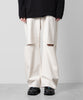 ATTACHMENT(アタッチメント)の11oz DENIM WIDE CURVE JEANSのOFF WHITE