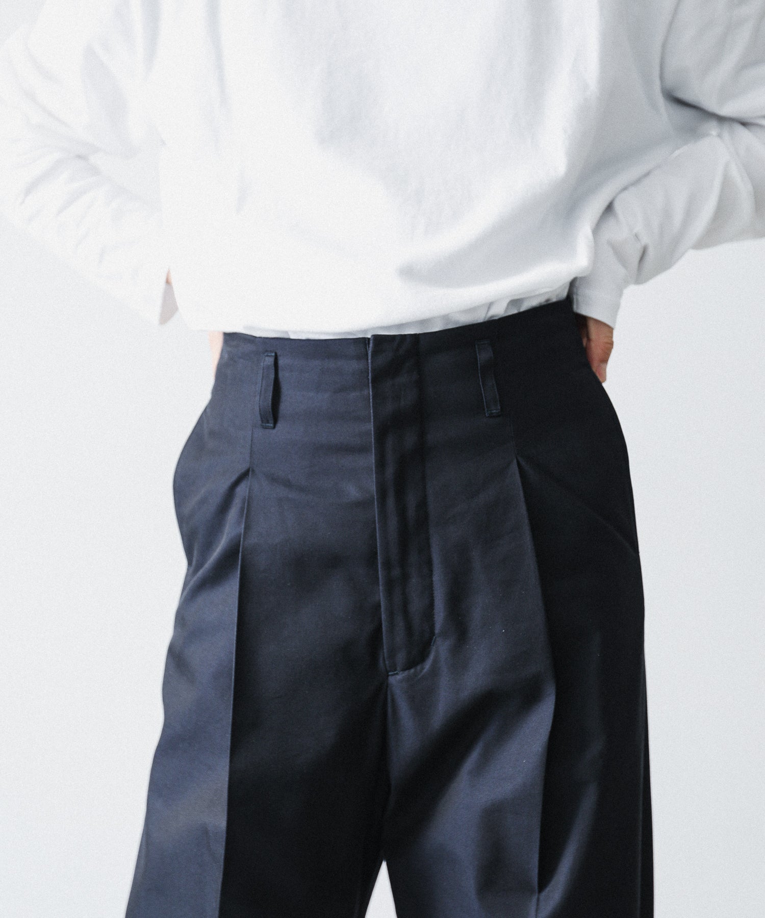 Rich I】UNCLE [TUCK TAPERED TROUSERS] 公式通販サイト Session