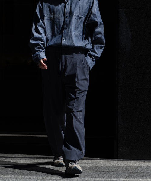 KANEMASA】FIBRI CUPRO VINTAGE EASY TUCK PANTS - CHARCOAL NAVY