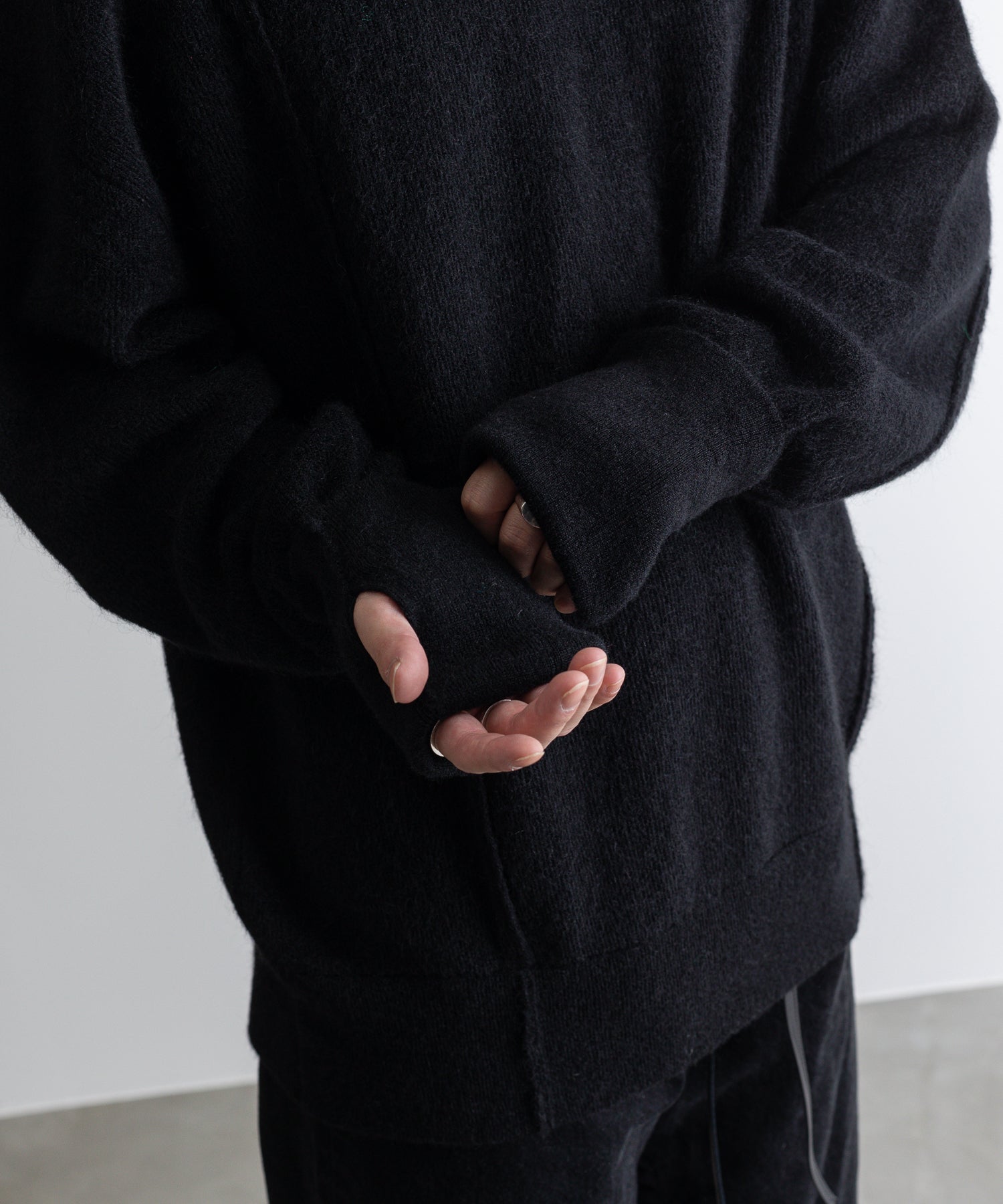 stein / シュタイン】EXTRA FINE KID MOHAIR TURTLE NECK LS - BLACK