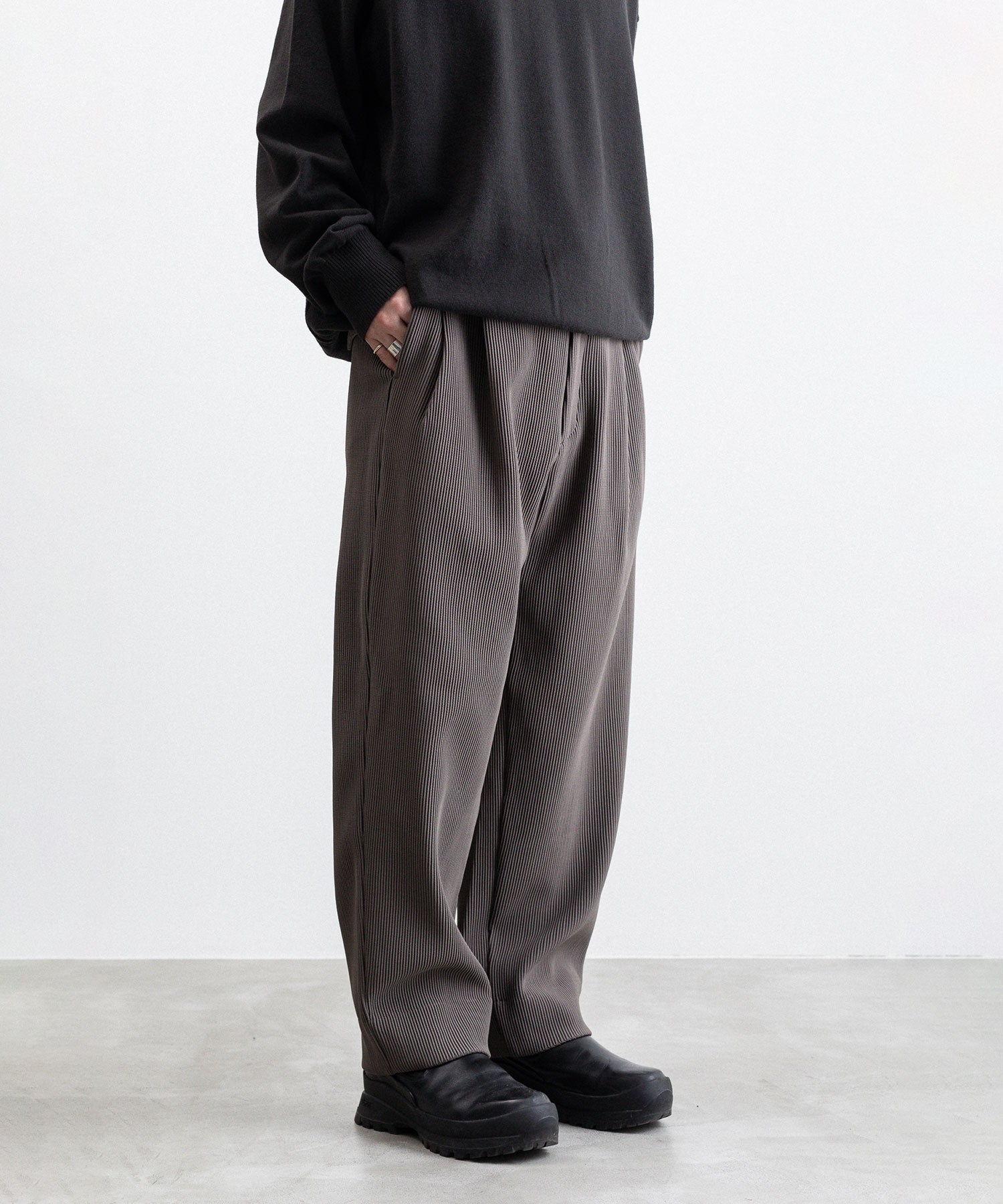 Stein GRADATION PLEATS TWO TUCK TROUSERS | www.vakilconsulting
