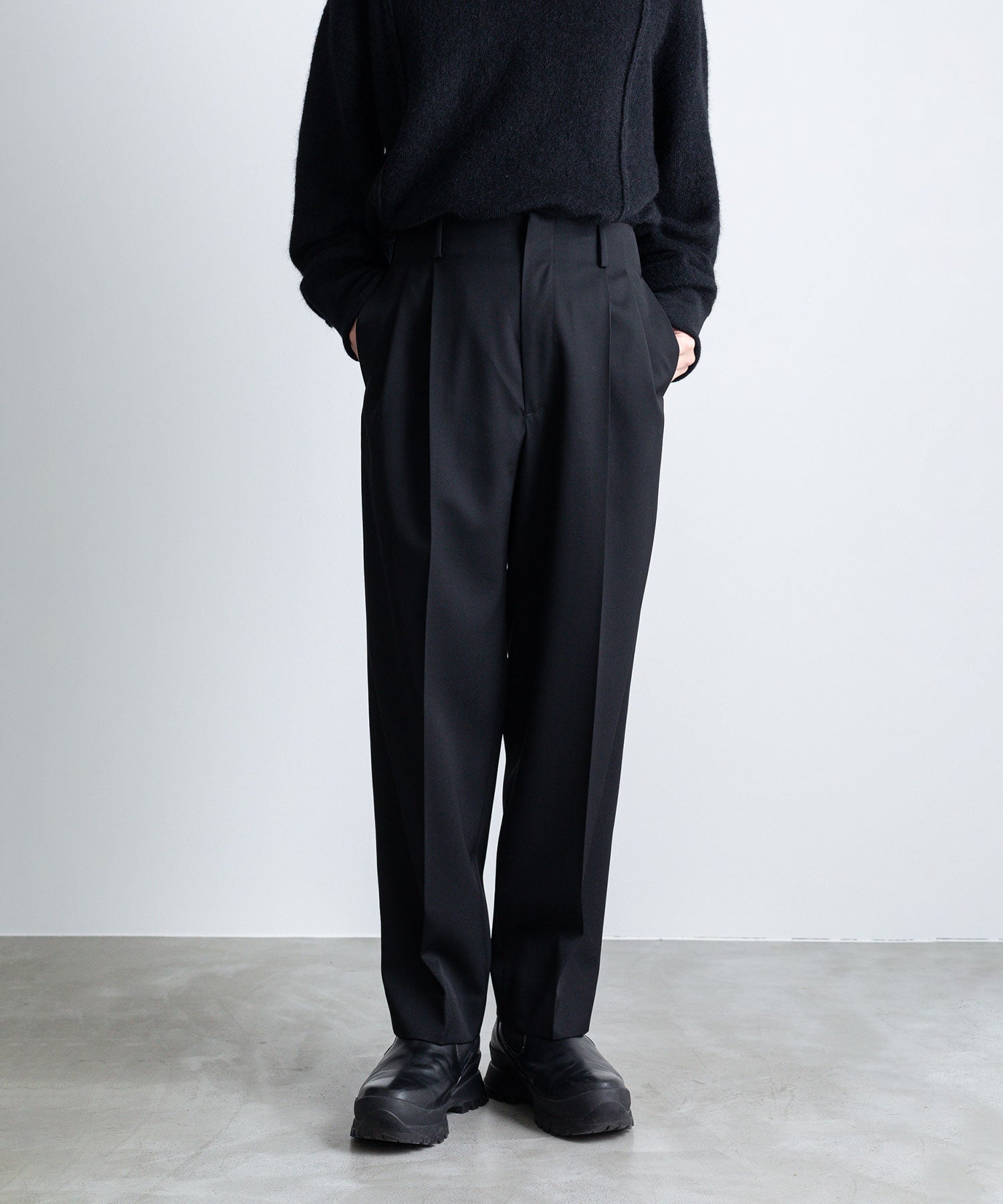 stein / シュタイン】BELTLESS WIDE TROUSERS - BLACK | 公式通販