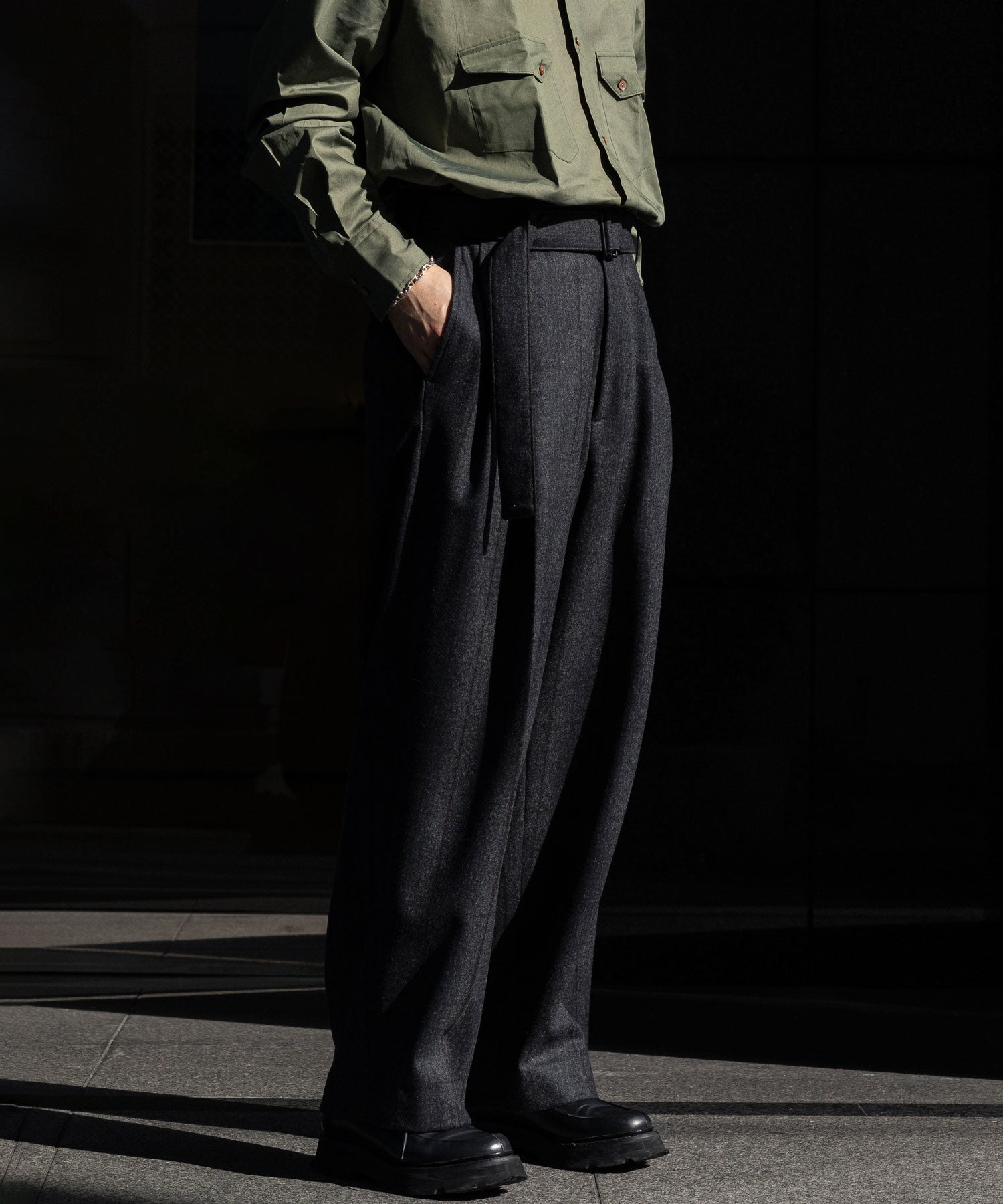 stein】BELTED WIDE STRAIGHT TROUSERS - CHARCOAL CHECK | 公式通販