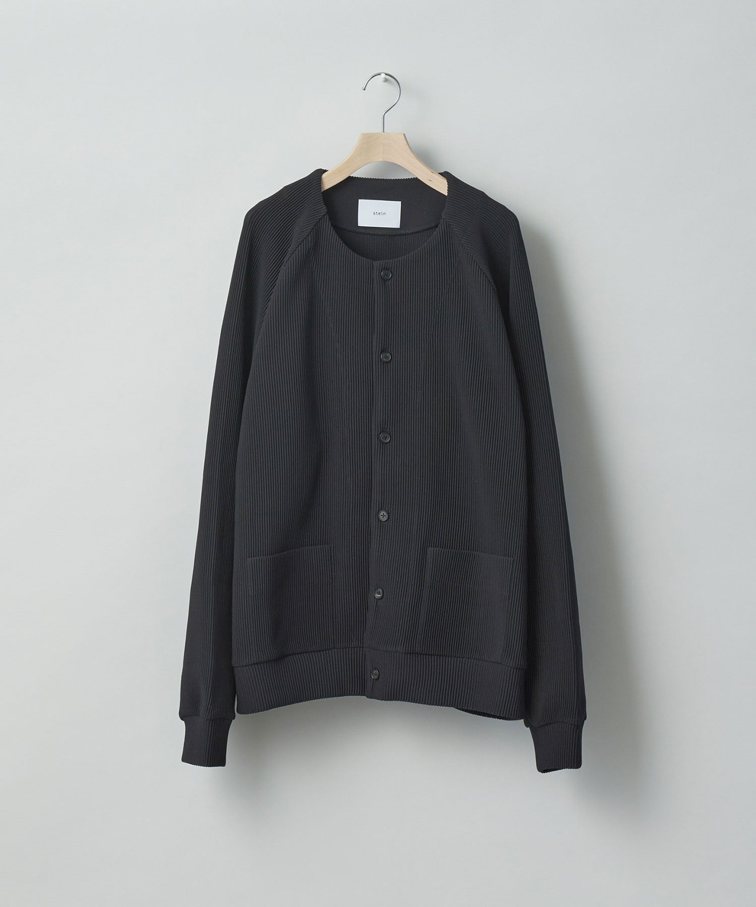 stein / シュタイン】GRADATION PLEATS CARDIGAN - BLACK | 公式通販