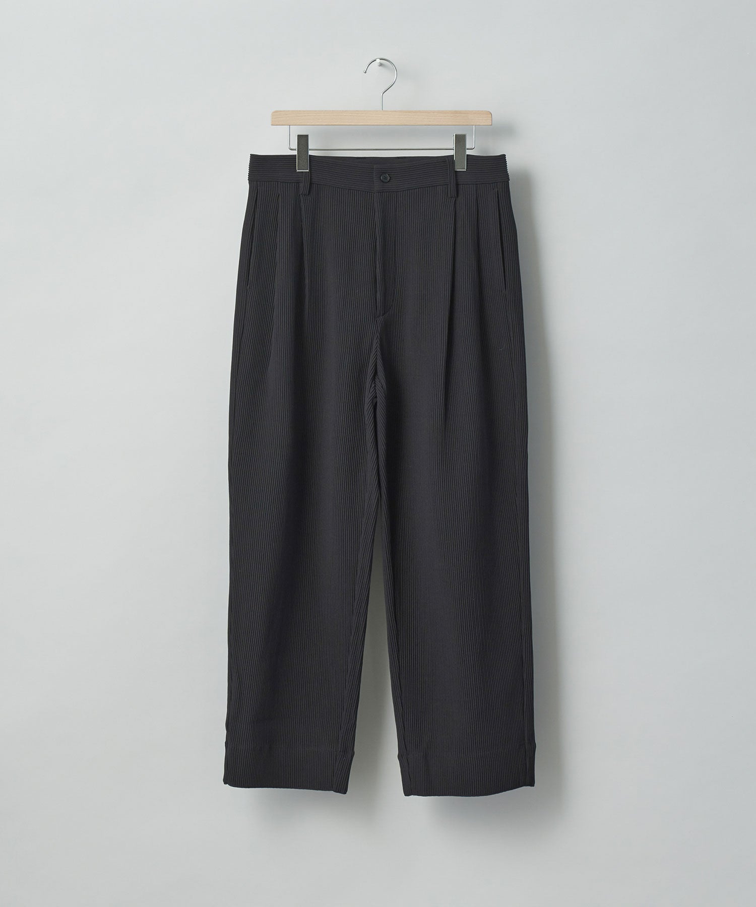 stein / シュタイン】GRADATION PLEATS TWO TUCK TROUSERS - BLACK