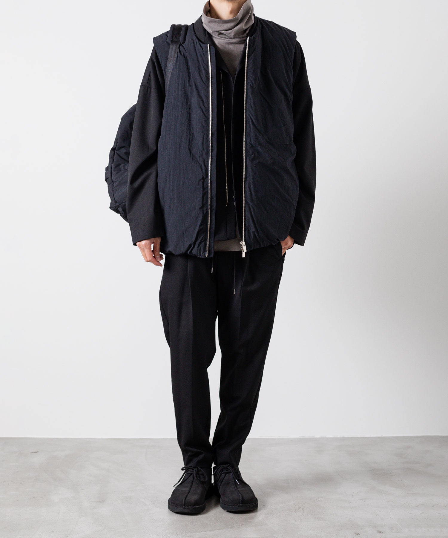 ATTACHMENT / アタッチメント 】WO/PE STRETCH GABARDINE COLLARLESS