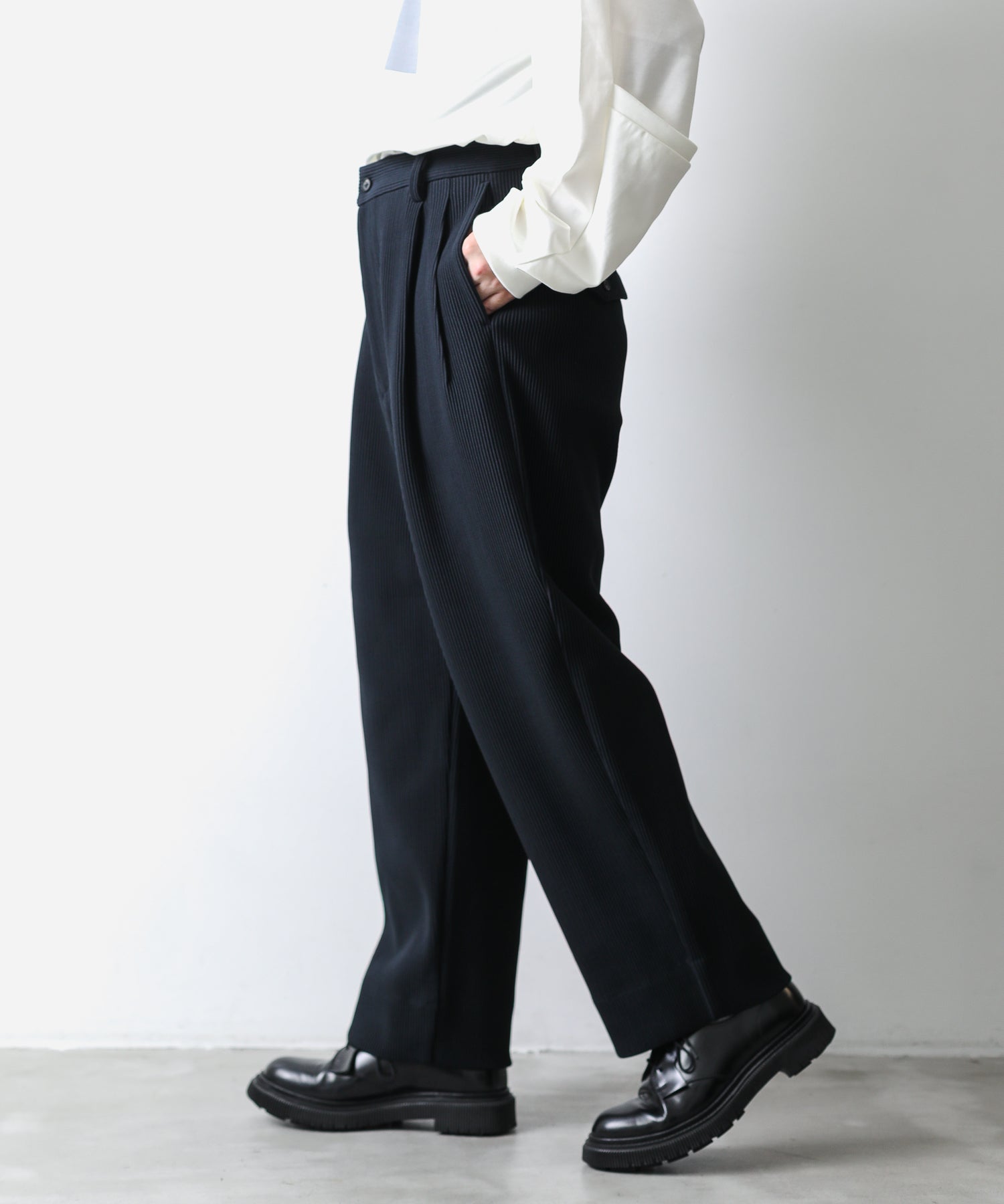 GRADATION PLEATS TWO TUCK TROUSERS | Stein GRADATION PLEATS TWO