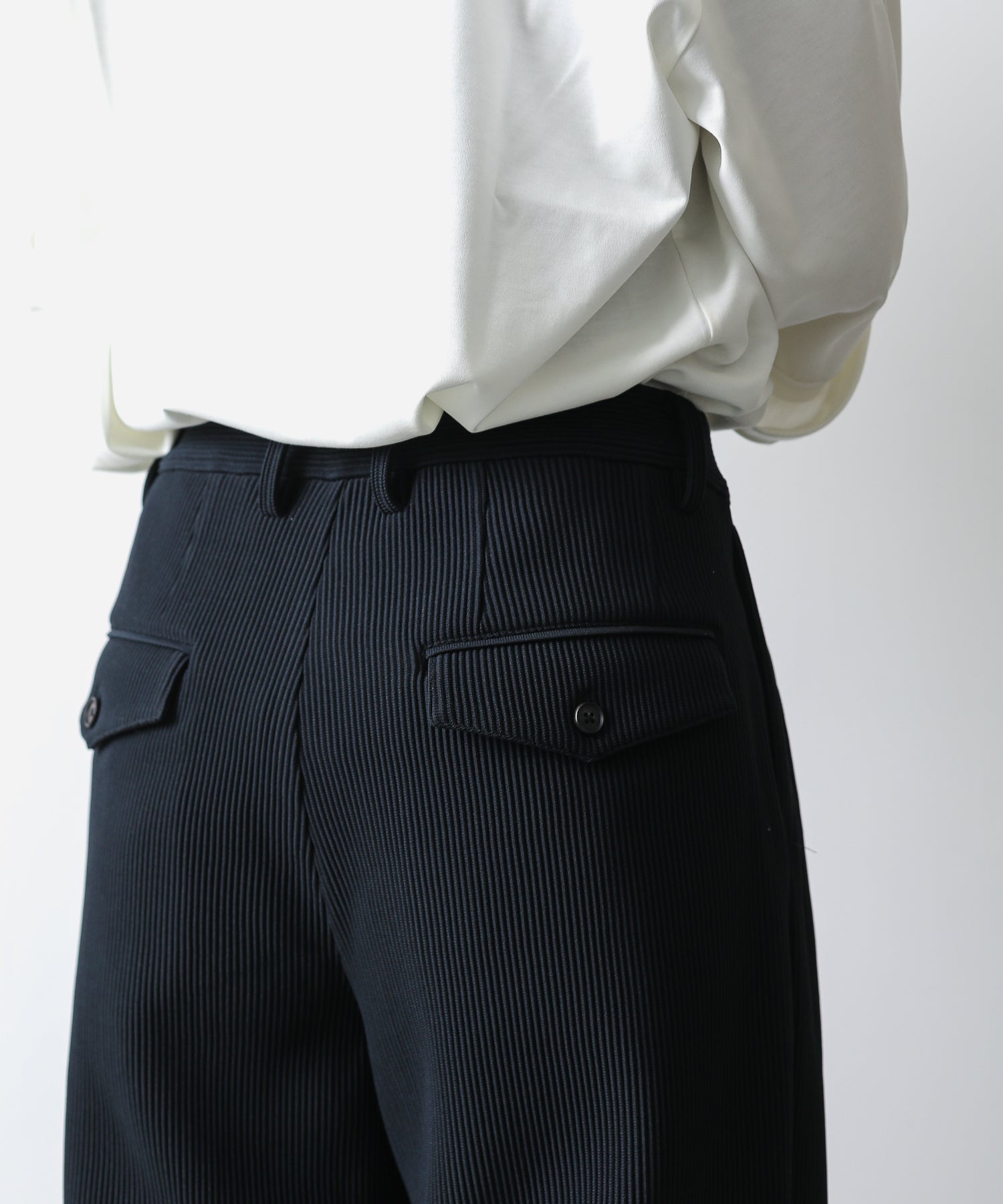 Gradation Pleats Wide Trousers postatorrenova.it