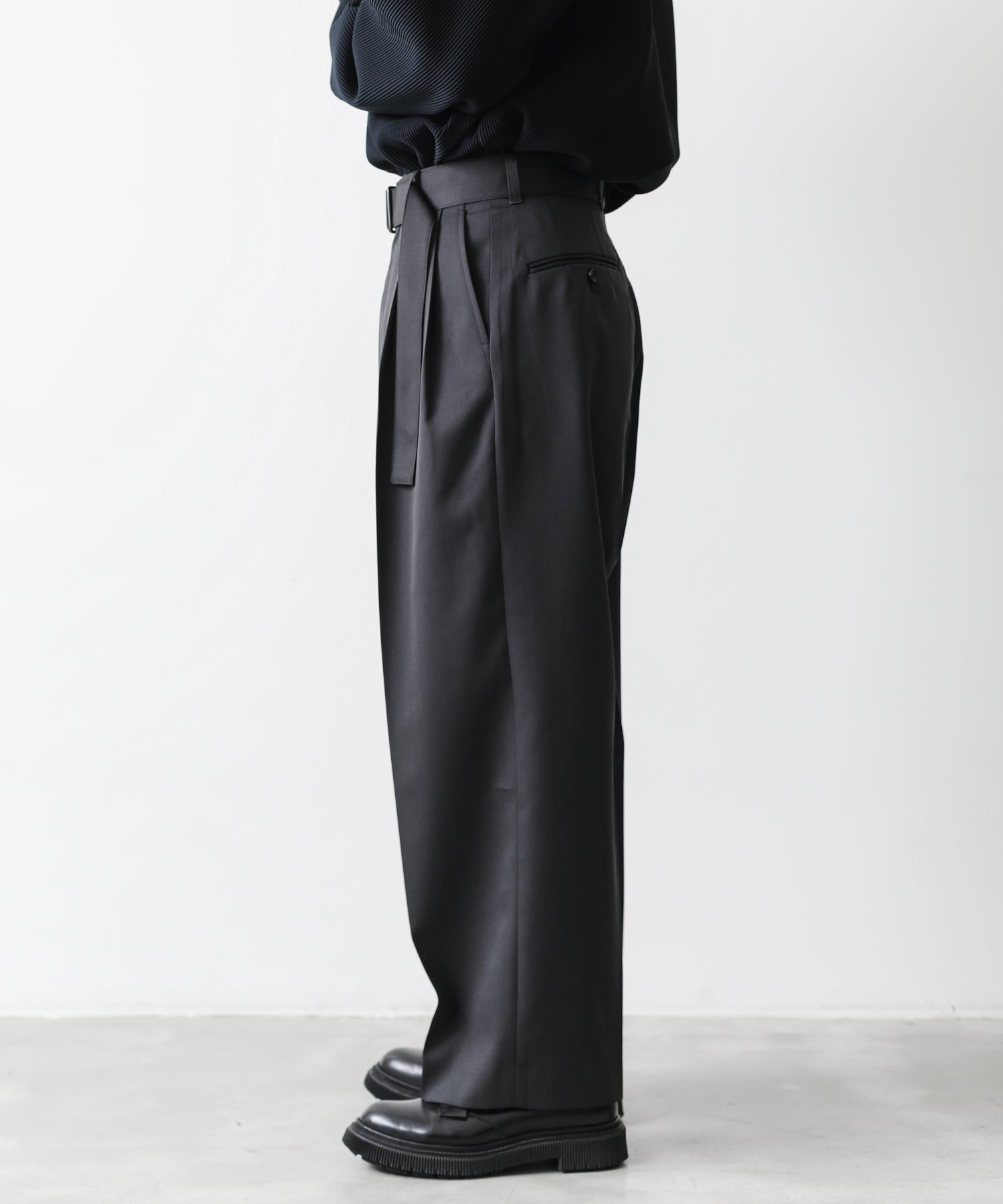 stein】BELTED WIDE STRAIGHT TROUSERS | 公式通販サイト session