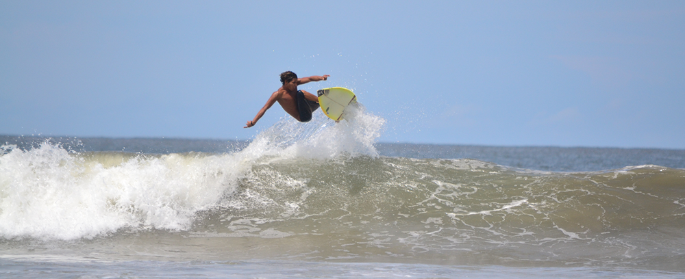 Surfen-Witches-Rock-Costa-Rica-Surfer