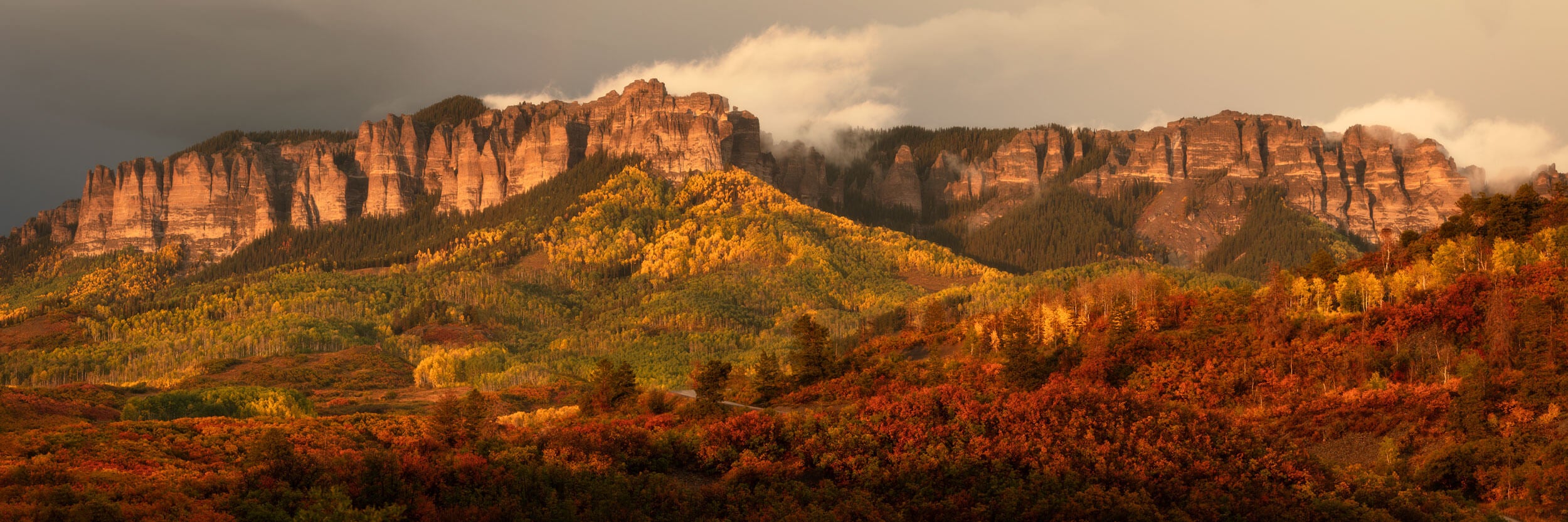 An Owl Creek Pass picture during fall near Ridgway, Colorado.