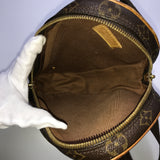 100% authentic Louis Vuitton Monogram Pochette Ganju M51870 body bag used 1479-5OK9