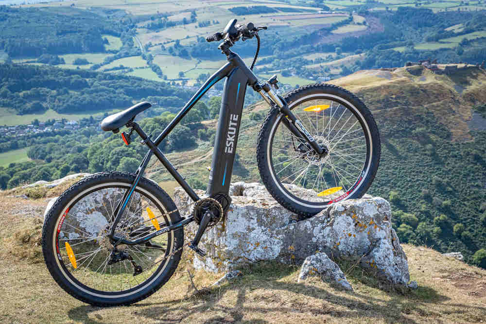 250w-electric-bike-on-the-rocks