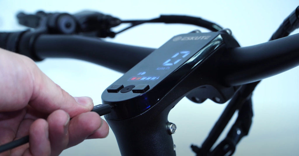 charge your mobile device via type C port on the best entry-level electric mountain bike Netuno