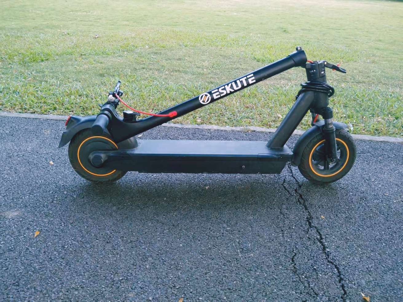 electric scooter v.s. electric bicycle