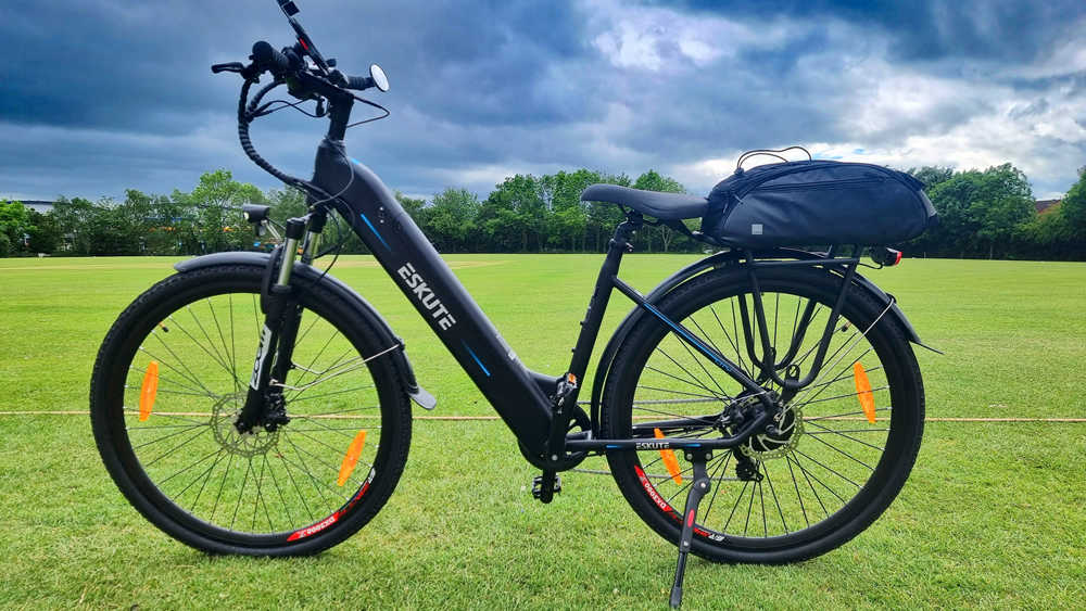 e-bike with rearview mirror