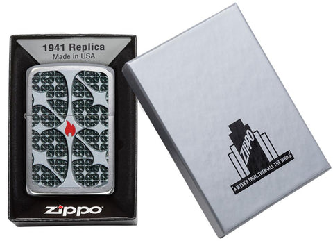 Zippo Feuerzeug chrom silberfarbene Textur mit kleiner Zippo Flamme in der Mitte in Replica Box