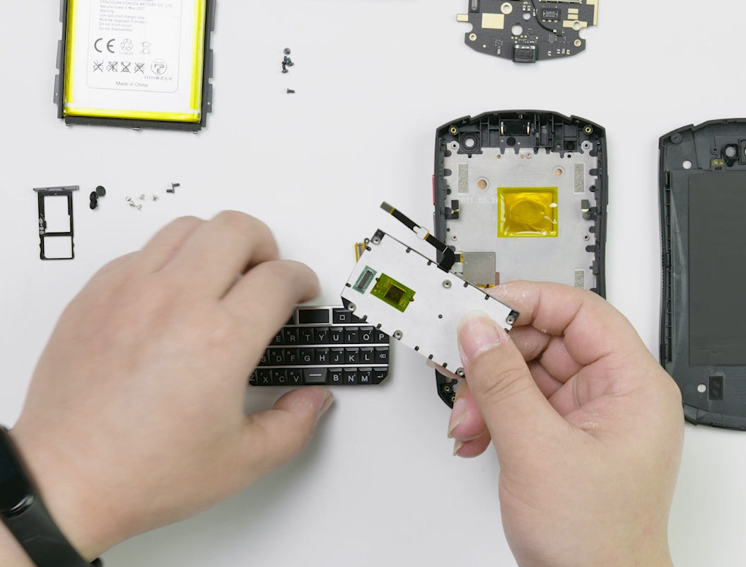 Titan Pocket Keyboard Assembly Replacement Step 13