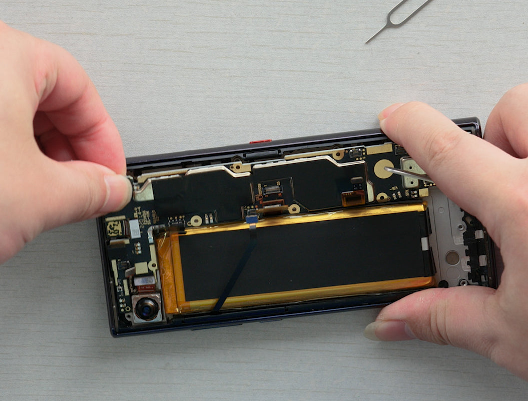 Titan Slim Slim</i> Touchscreen and LCD Assembly Replacement Step 10