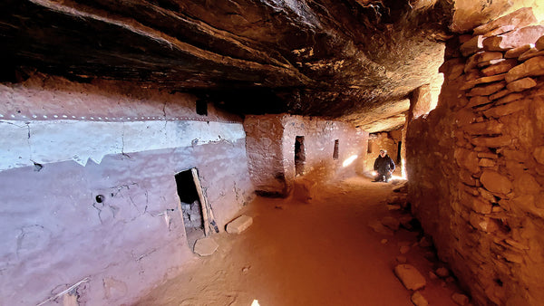 Anasazi cliff dwelling in Southeastern Utah