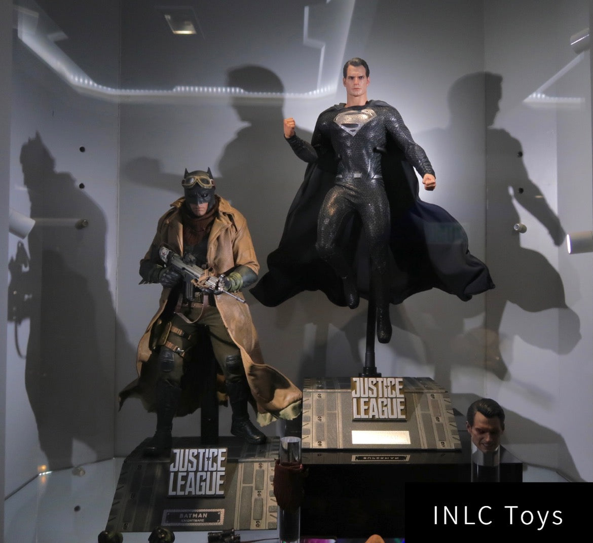 Pre Order Hot Toys Zack Snyder's Justice League Knightmare Batman and –  INLC Toys