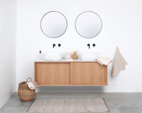 Scandinavian bathroom set with ceramic plate