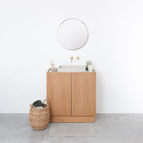 bathroom in earth tones