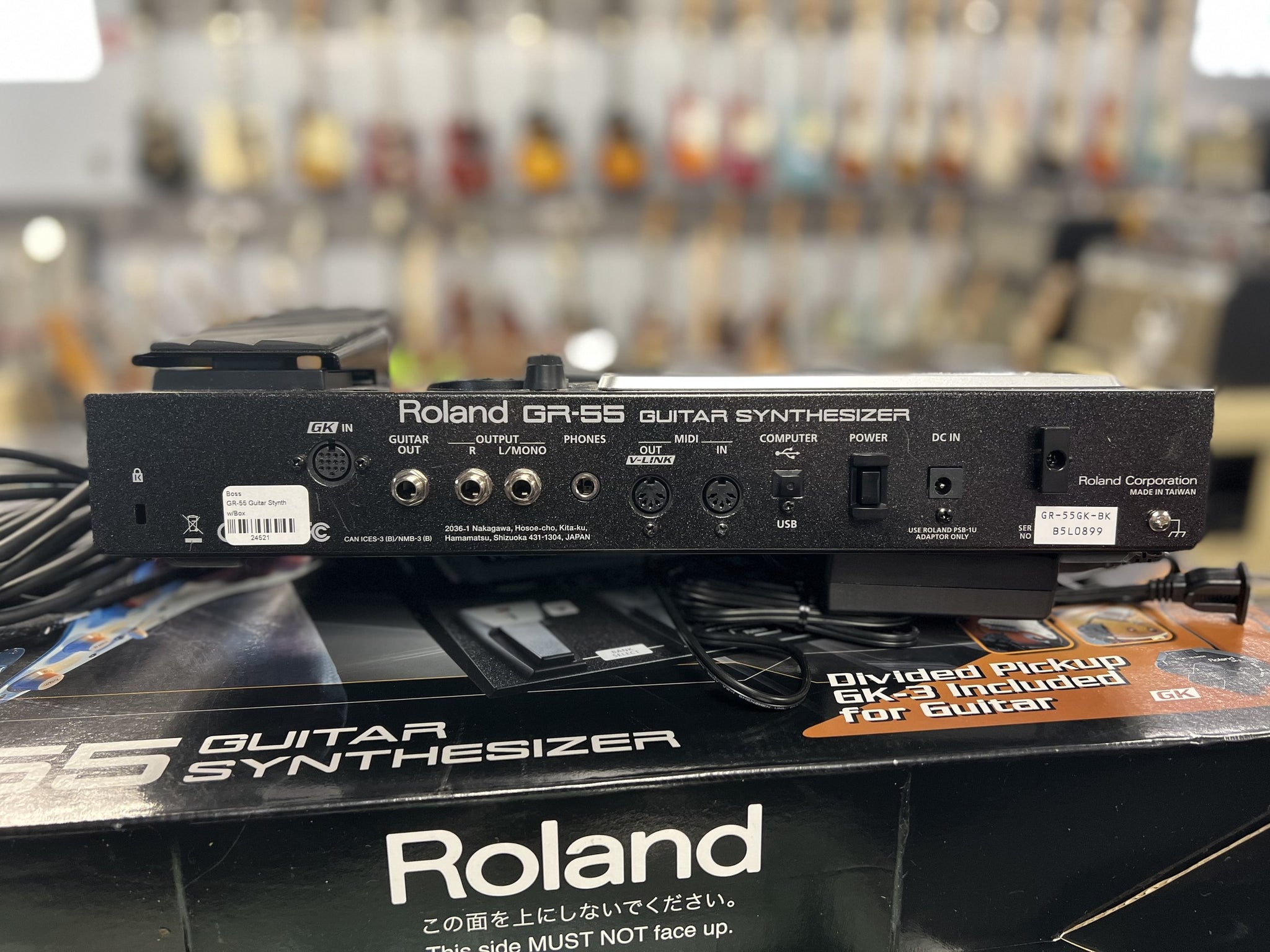 Roland GR-55 Guitar Synthesizer Used – Empire Guitars