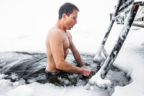 Kältetherapie im Eisbad