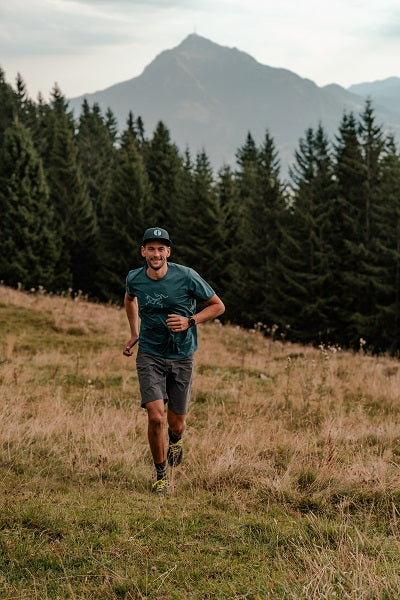 Beim Trailrunning kannst du die Natur genießen und gleichzeitig etwas Gutes für deinen Körper tun.