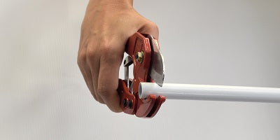 Pince-coupe tube DEXTER pour tuyaux en PER et multicouche 42 mm