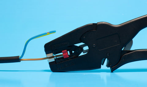 Outil de dénudage de câble de dénudeur de Fil Tool Outil de Main  d'électricien : : Bricolage