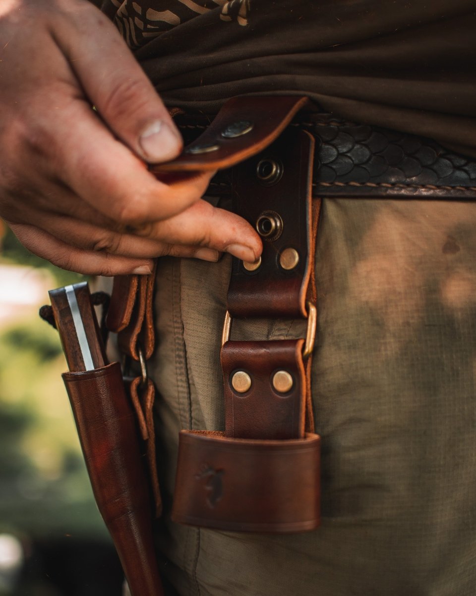 SHFerro Leather Sheath with Ferro Rod