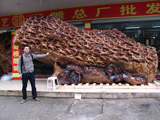 Amazing wood sculptures are to be found everywhere in Wuyishan