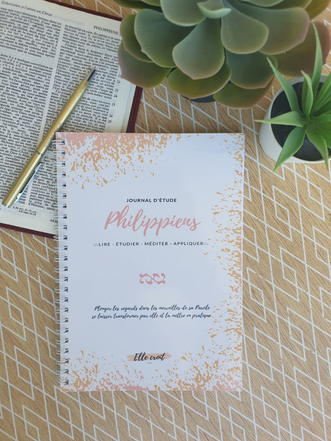 Journal D Etude Philippiens Elle Croit Creation