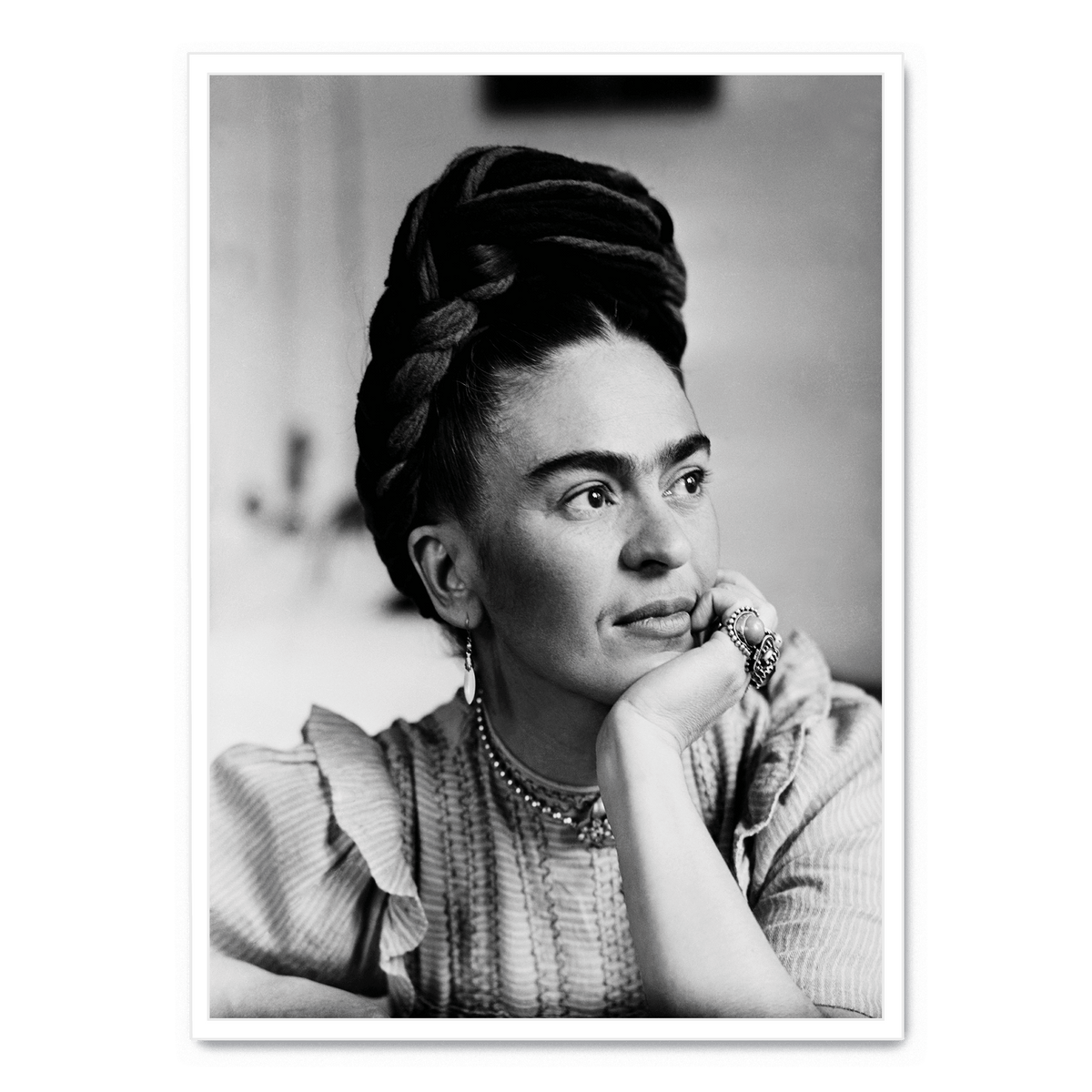 frida-kahlo-pose-poster-postera-art