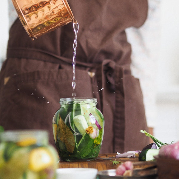 Pouring liquid for pickling