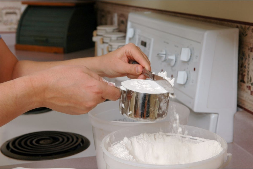 how to measure dry ingredients using measuring cups