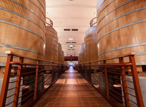 Botti dove avviene la fermentazione malolattica del vino