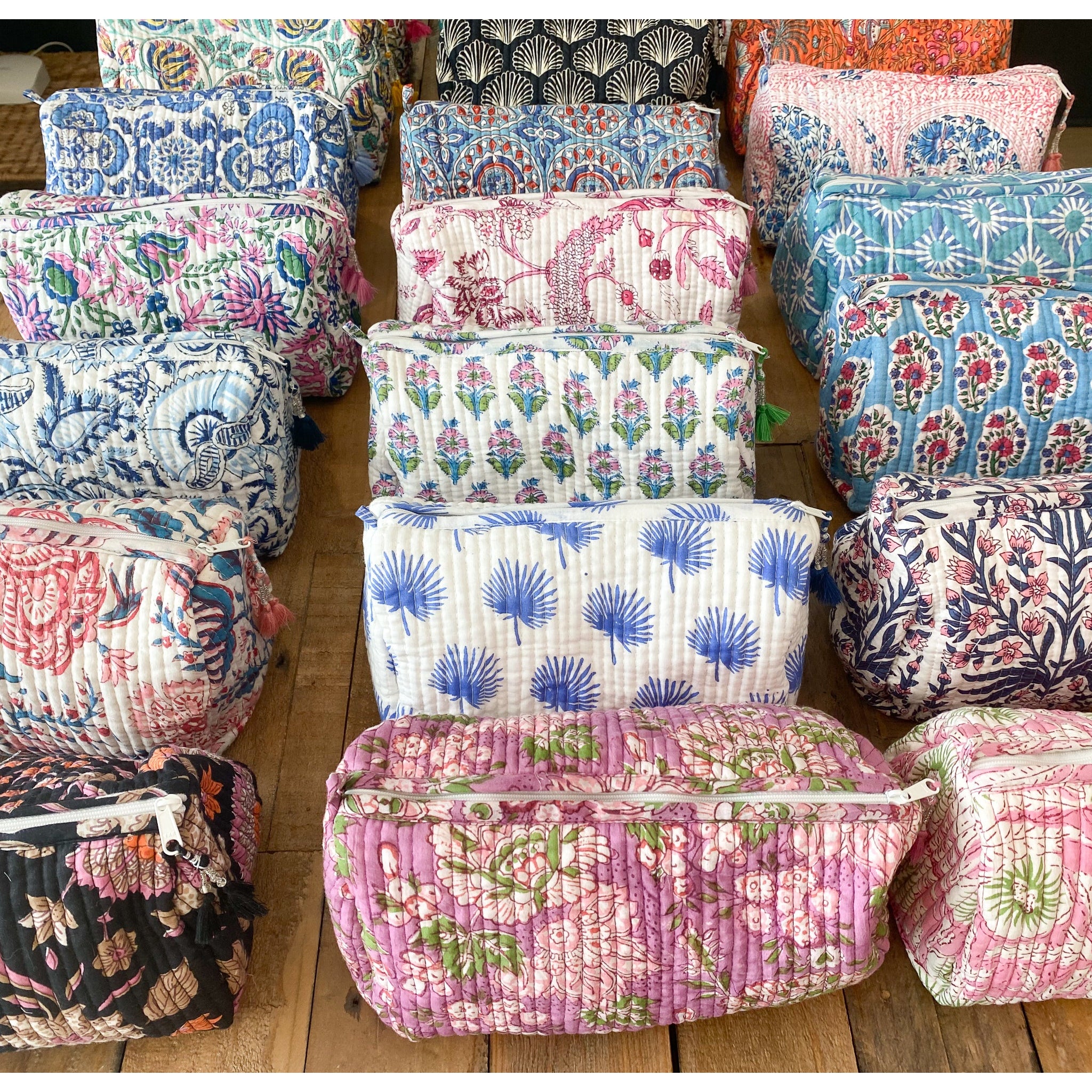 Quilted Cosmetic Bags – Wholesale fashion jewelry, apparel, and boutique  trends, smartwatch, Sunglass.