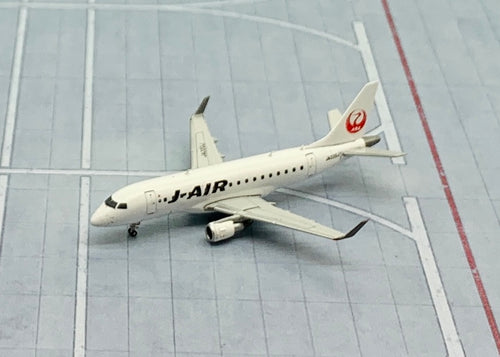 JC Wings 1/200 J-Air Embraer 170-100STD JA220J – First Class 