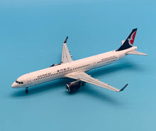 Load image into Gallery viewer, JC Wings 1/200 Air Macau Airbus A321neo B-MBR
