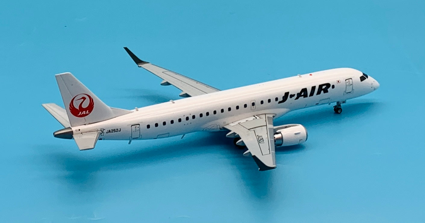 JC Wings 1/200 Japan Airlines J-Air Embraer 190-100 STD JA252J