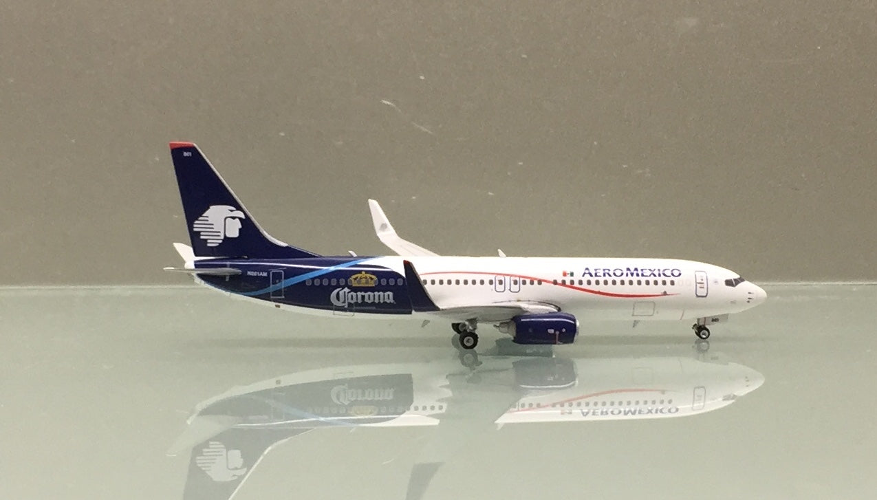 Phoenix 1/400 Aeromexico Boeing 737-800 N861AM – First Class