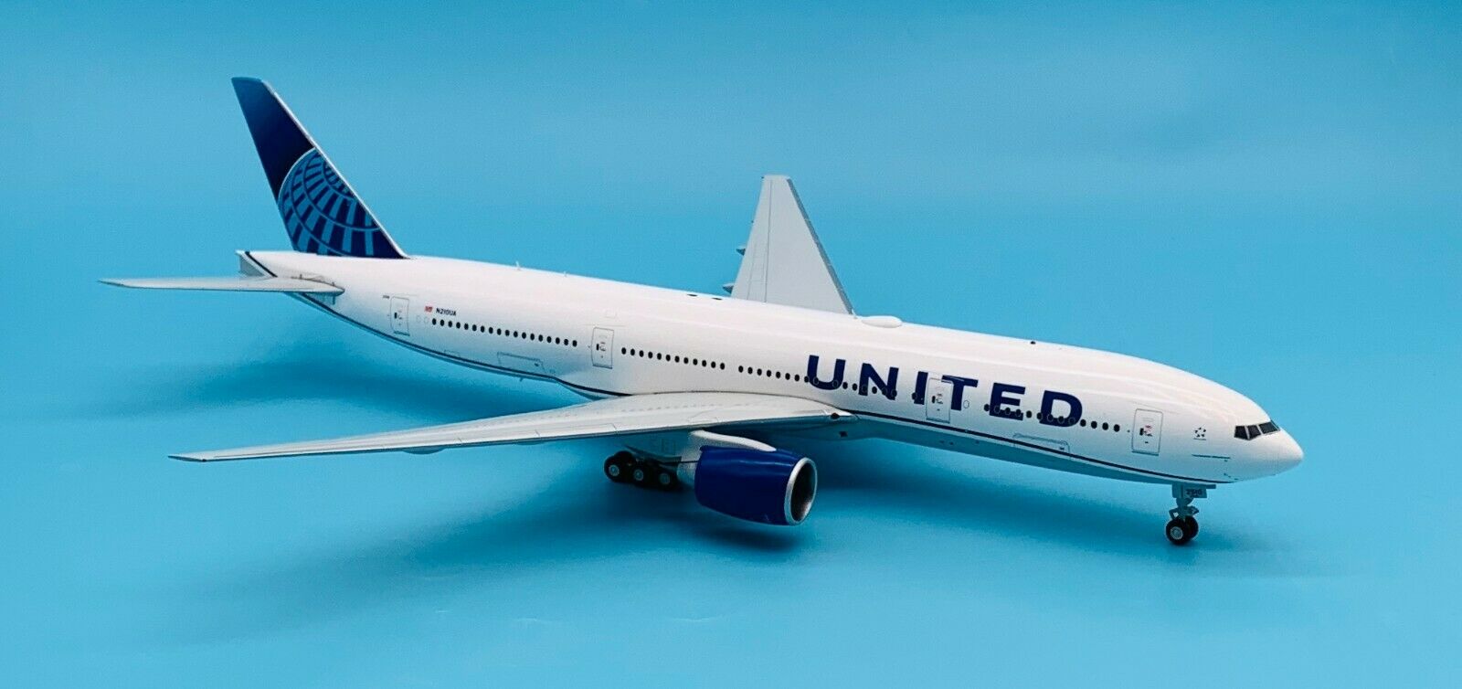 Gemini Jets 1/200 United Airlines Boeing 777-200 N210UA – First