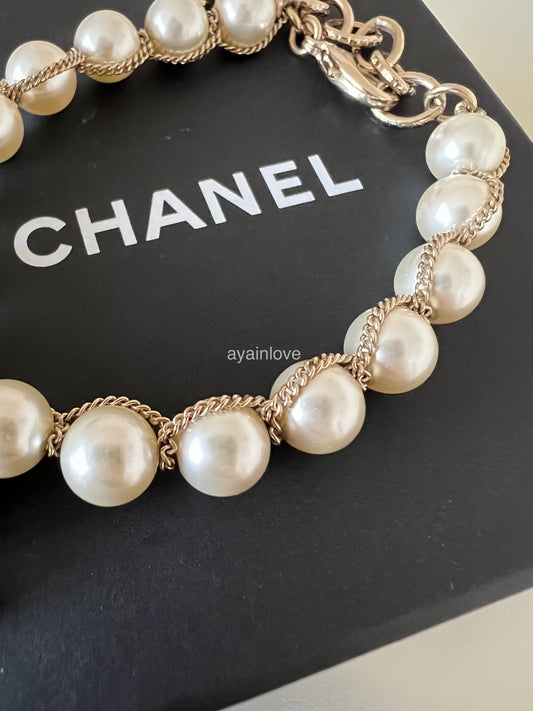 CHANEL 21S Flap Bag Charm Pearl Leather Strap Long Necklace Light