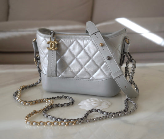 CHANEL 19K Iridescent Light Beige Sheepskin 2.55 Reissue 224 Mini Flap –  AYAINLOVE CURATED LUXURIES