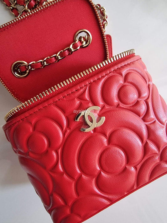 CHANEL 16S Red Lamb Skin Key Chain Zip Card Holder Silver Hardware – AYAINLOVE  CURATED LUXURIES
