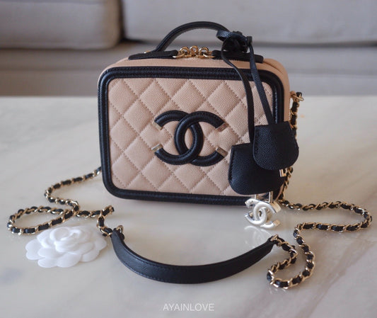CHANEL 22A Black Caviar Twist Your Buttons 21cm Mini Flap Bag Gold Har –  AYAINLOVE CURATED LUXURIES
