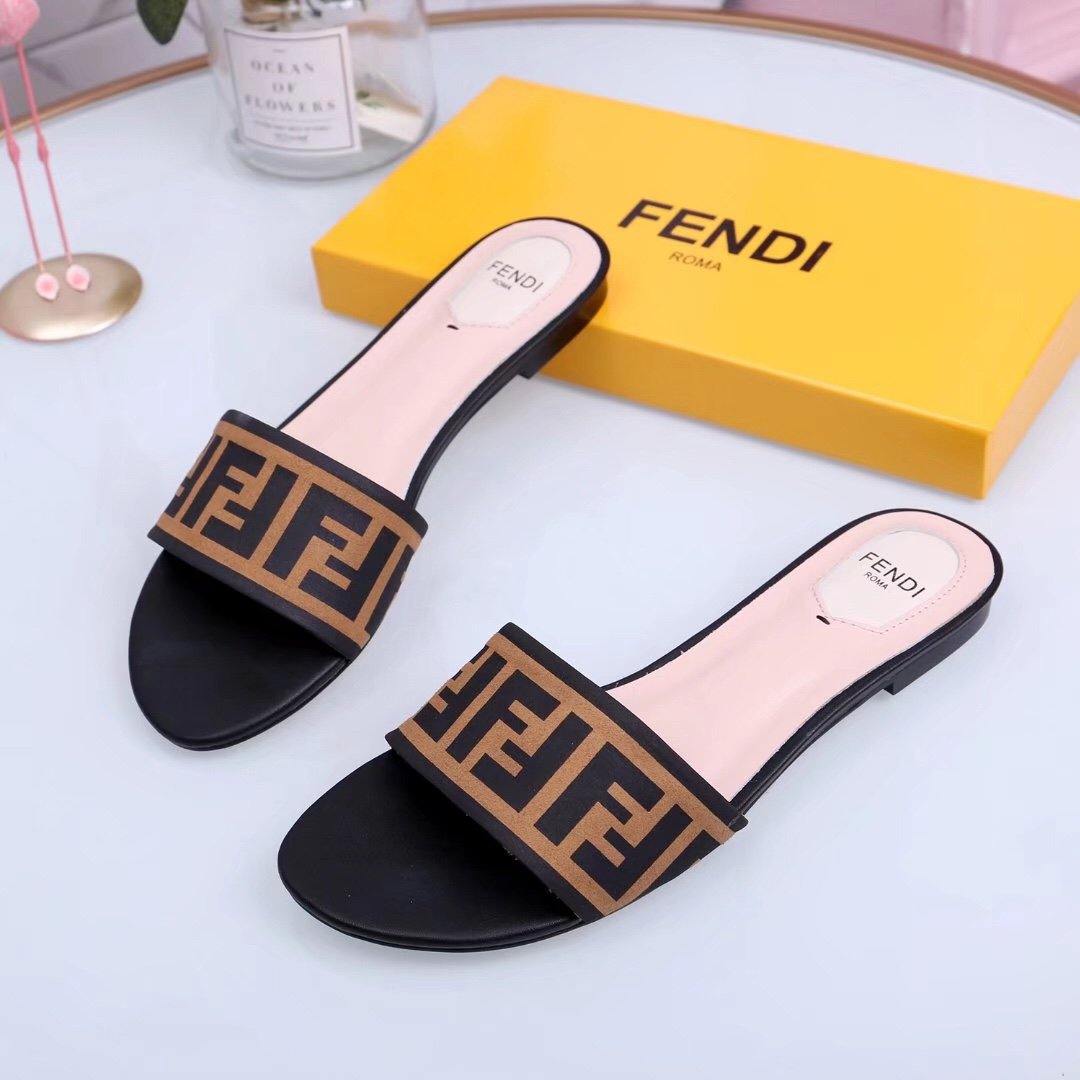 flip flop fendi